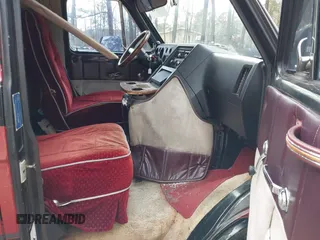 1985 Chevrolet Chevy Van z VIN 1GBEG25H1F7142616, wystawiony jako IAAI lot #41606567 z przebiegiem 19 168 mil mil oraz . Historia ofert i sprzedaży dostępna na DreamBid. Obrazek 5.