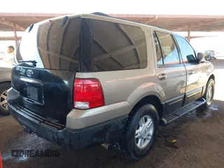 2003 Ford Expedition Special Service with VIN 1FMRU15W43LC33991, listed as a IAAI auction lot 41789695 with 188,770 mi miles. Bid and sale history available at carsss.com. Image 4.