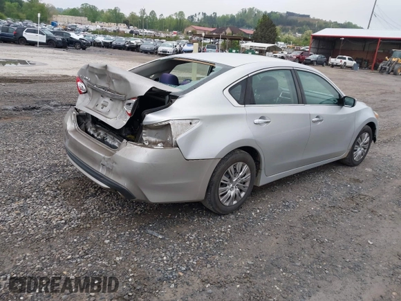 2016 Nissan Altima SL with VIN 1N4AL3AP2GC136668, listed as a IAAI auction lot 42074643 with 117,198 mi miles and . Bid and sale history available at carsss.com. Image 4.