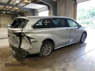 2022 Toyota Sienna LE with VIN 5TDKRKEC2NS090169, listed as a Copart auction lot 60974515 with 83,746 mi miles and Salvage title. Bid and sale history available at DreamBid. Image 3.