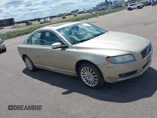 2007 Volvo S80 I6 with VIN YV1AS982471033171, listed as a IAAI auction lot 42763703 with 111,802 mi miles and . Bid and sale history available at DreamBid. Image 1.