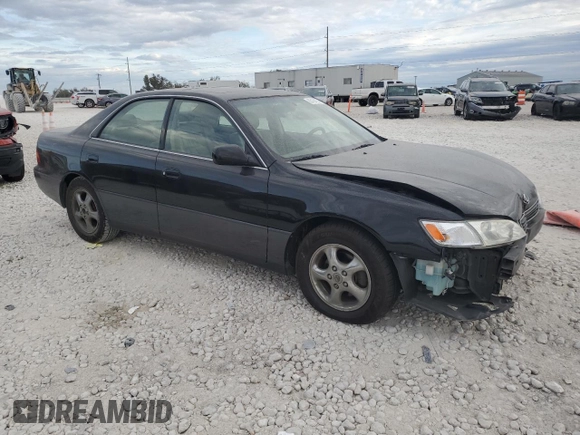 1998 Lexus ES 300 Luxury Sport Sdn with VIN JT8BF28G1W5045513, listed as a Copart auction lot 83194274 with 153,763 mi miles and Salvage Title. Bid and sale history available at carsss.com. Image 4.