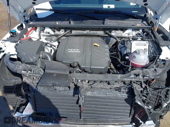 2024 Audi Q5 Premium z VIN WA1ABAFY2R2142122, wystawiony jako IAAI lot #41848621 z przebiegiem 4 334 mil mil oraz . Historia ofert i sprzedaży dostępna na DreamBid. Obrazek 10.