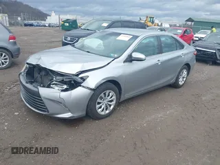 2015 Toyota Camry XLE with VIN 4T4BF1FK4FR498406, listed as a IAAI auction lot 41945968 with 178,070 mi miles. Bid and sale history available at carsss.com. Image 17.