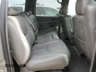 2005 Chevrolet Suburban Z71 with VIN 3GNFK16ZX5G110659, listed as a Copart auction lot 51700115 with 223,329 mi miles and Salvage title. Bid and sale history available at DreamBid. Image 11.