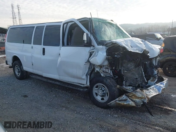 2018 Chevrolet Express Passenger LT with VIN 1GAZGPFG6J1269222, listed as a IAAI auction lot 41433114 with 99,985 mi miles and . Bid and sale history available at DreamBid. Image 1.