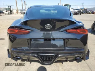 2021 Toyota Supra 3.0 z VIN WZ1DB0C01MW036730, wystawiony jako Copart lot #57497785 z przebiegiem 15 285 mil mil oraz Szkoda całkowita • Salvage title. Historia ofert i sprzedaży dostępna na DreamBid. Obrazek 6.