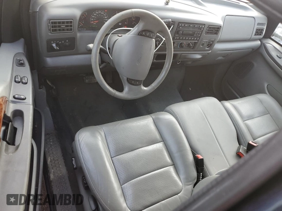 2002 Ford F-250 XL z VIN 1FTNX21F42EC23096, wystawiony jako Copart lot #46164805 z przebiegiem 74 890 mil mil oraz Szkoda całkowita • Salvage title. Historia ofert i sprzedaży dostępna na DreamBid. Obrazek 8.