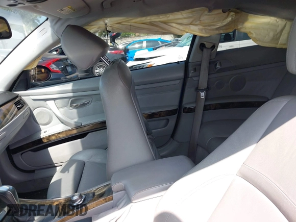 2008 BMW 3 Series 328i с VIN WBAWB33578P132461, выставлен на аукционе IAAI как лот 42608515 с пробегом 105 527 миль миль и . История ставок и продаж доступна на DreamBid. Изображение 14.