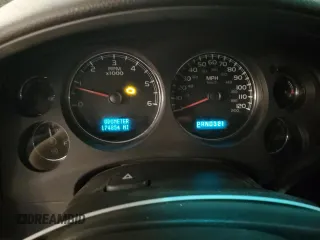 2007 Chevrolet Suburban LT with VIN 1GNFK16327J213622, listed as a Copart auction lot 49725665 with 174,854 mi miles and Salvage Title. Bid and sale history available at carsss.com. Image 9.