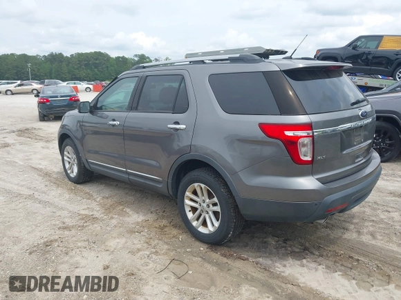 2014 Ford Explorer XLT with VIN 1FM5K8D82EGC55841, listed as a IAAI auction lot 42113070 with 150,387 mi miles and . Bid and sale history available at carsss.com. Image 3.