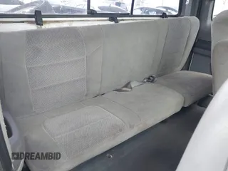 2004 Ford F-250 XL with VIN 1FTNX20PX4EA90583, listed as a IAAI auction lot 42421015 with 148,191 mi miles and . Bid and sale history available at DreamBid. Image 8.