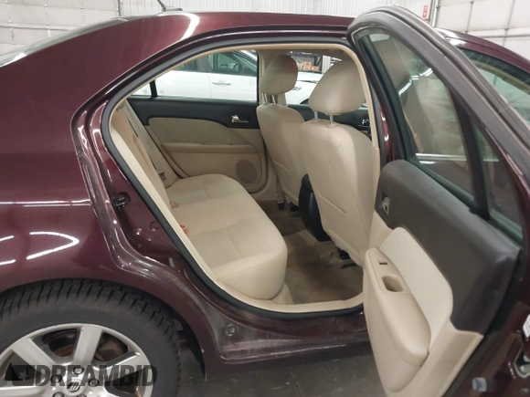 2011 Mercury Milan with VIN 3MEHM0HA3BR602364, listed as a IAAI auction lot 42471282 with 129,344 mi miles and . Bid and sale history available at DreamBid. Image 8.