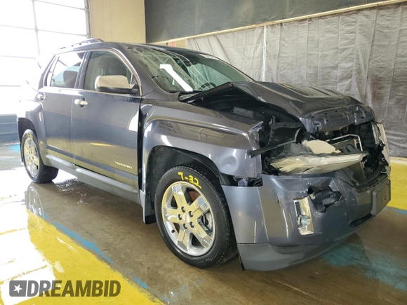 2013 GMC Terrain SLT z VIN 2GKALWEK8D6219783, wystawiony jako Copart lot #60334185 z przebiegiem 89 748 mil mil oraz Czysty tytuł • Clean title. Historia ofert i sprzedaży dostępna na DreamBid. Obrazek 4.