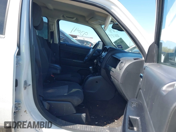 2015 Jeep Patriot High Altitude with VIN 1C4NJRAB4FD393641, listed as a IAAI auction lot 41814354 with 119,816 mi miles. Bid and sale history available at carsss.com. Image 5.