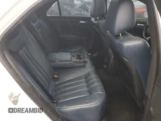 2014 Chrysler 300 S z VIN 2C3CCAGG1EH241876, wystawiony jako Copart lot #57965795 z przebiegiem 129 612 mil mil oraz Szkoda całkowita • Salvage title. Historia ofert i sprzedaży dostępna na DreamBid. Obrazek 10.