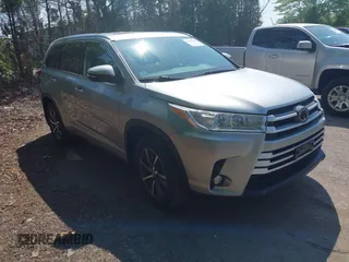 2018 Toyota Highlander SE with VIN 5TDJZRFH8JS526290, listed as a IAAI auction lot 42393316 with 69,650 mi miles and . Bid and sale history available at DreamBid. Image 1.