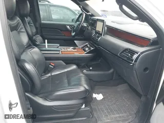 2020 Lincoln Navigator Reserve with VIN 5LMJJ2LT7LEL05241, listed as a IAAI auction lot 41462033 with 123,841 mi miles. Bid and sale history available at carsss.com. Image 5.