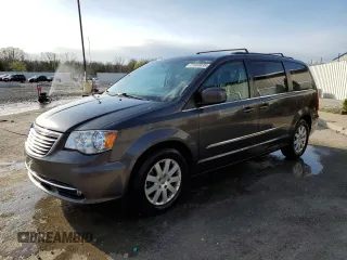 2015 Chrysler Town & Country Touring with VIN 2C4RC1BG8FR645492, listed as a Copart auction lot 51980835 with 117,958 mi miles and Non Repairable. Bid and sale history available at carsss.com. Image 1.