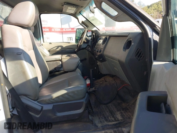 2012 Ford F-350 z VIN 1FDBF3A68CEC46535, wystawiony jako IAAI lot #41540070 z przebiegiem 271 565 mil mil oraz . Historia ofert i sprzedaży dostępna na DreamBid. Obrazek 7.
