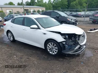 2018 Kia Optima S z VIN 5XXGT4L36JG233495, wystawiony jako IAAI lot #42284838 z przebiegiem 67 323 mil mil oraz . Historia ofert i sprzedaży dostępna na DreamBid. Obrazek 1.
