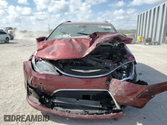 2020 Chrysler Pacifica Touring L z VIN 2C4RC1BG7LR135565, wystawiony jako Copart lot #54108915 z przebiegiem 62 639 mil mil oraz Nie do naprawy • Non repairable. Historia ofert i sprzedaży dostępna na DreamBid. Obrazek 5.