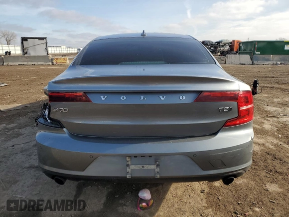 2018 Volvo S90 Momentum with VIN LVY982MK0JP033167, listed as a Copart auction lot 82034334 with 101,927 mi miles and Salvage Title. Bid and sale history available at carsss.com. Image 6.