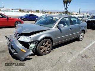 2005 Volkswagen Passat GLX z VIN WVWTU63B95E085836, wystawiony jako Copart lot #67782394 z przebiegiem 125 315 mil mil oraz Szkoda całkowita • Salvage title. Historia ofert i sprzedaży dostępna na DreamBid. Obrazek 1.