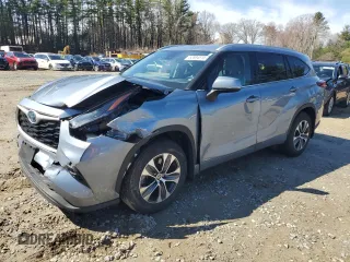 2022 Toyota Highlander Hybrid XLE z VIN 5TDHBRCH0NS074185, wystawiony jako Copart lot #52894515 z przebiegiem 29 678 mil mil oraz Szkoda całkowita • Salvage title. Historia ofert i sprzedaży dostępna na DreamBid. Obrazek 1.