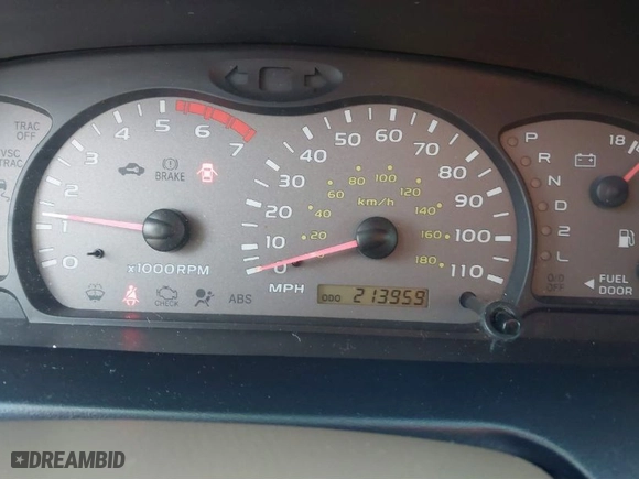 2004 Toyota Sequoia SR5 with VIN 5TDZT34A84S225563, listed as a IAAI auction lot 41601550 with 213,959 mi miles. Bid and sale history available at carsss.com. Image 7.