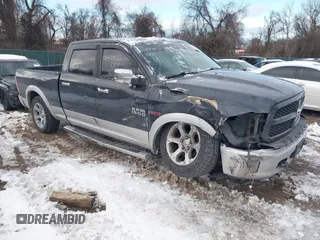 2016 Ram 1500 Laramie z VIN 1C6RR7VM1GS106741, wystawiony jako IAAI lot #41234833 z przebiegiem 125 481 mil mil oraz . Historia ofert i sprzedaży dostępna na DreamBid. Obrazek 1.