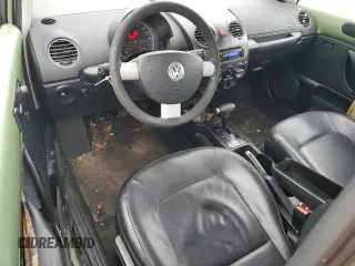 2010 Volkswagen New Beetle Coupe with VIN 3VWPW3AG3AM008387, listed as a Copart auction lot 81334704 with 154,214 mi miles and Salvage Title. Bid and sale history available at carsss.com. Image 8.