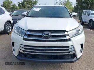 2018 Toyota Highlander Limited with VIN 5TDDZRFH1JS860254, listed as a IAAI auction lot 42263546 with 55,822 mi miles and . Bid and sale history available at DreamBid. Image 12.