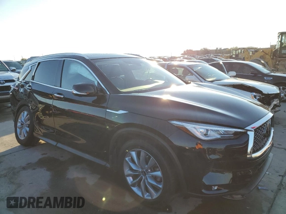 2019 Infiniti QX50 LUXE with VIN 3PCAJ5M35KF127690, listed as a Copart auction lot 67561682 with 27,974 mi miles. Bid and sale history available at carsss.com. Image 4.