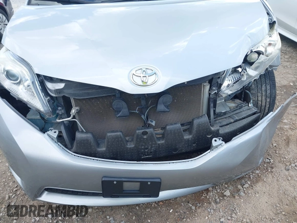 2015 Toyota Sienna XLE with VIN 5TDYK3DC7FS659864, listed as a IAAI auction lot 41958112 with 121,257 mi miles and . Bid and sale history available at DreamBid. Image 19.