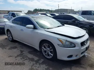 2014 Nissan Maxima 3.5 S with VIN 1N4AA5AP0EC492972, listed as a IAAI auction lot 41645802 with 104,846 mi miles. Bid and sale history available at carsss.com. Image 1.
