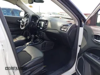 2021 Jeep Compass Latitude z VIN 3C4NJCBBXMT603940, wystawiony jako IAAI lot #42079547 z przebiegiem 70 076 mil mil oraz . Historia ofert i sprzedaży dostępna na DreamBid. Obrazek 5.
