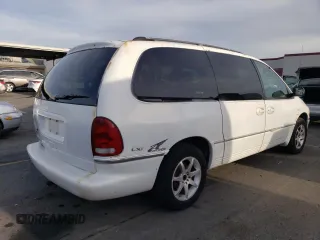 1996 Chrysler Town & Country LXi with VIN 1C4GP64L8TB423564, listed as a Copart auction lot 76068213 with 288,588 mi miles and Clean Title. Bid and sale history available at carsss.com. Image 3.