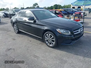 2018 Mercedes-Benz C 300 с VIN 55SWF4KB8JU251817, выставлен на аукционе IAAI как лот 42482900 с пробегом 76 248 миль миль и . История ставок и продаж доступна на DreamBid. Изображение 1.