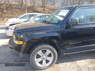 2012 Jeep Patriot Latitude with VIN 1C4NJRFB4CD686038, listed as a IAAI auction lot 42142199 with 116,416 mi miles and . Bid and sale history available at carsss.com. Image 12.