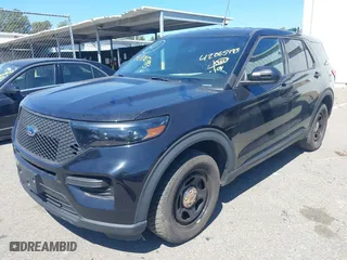 2021 Ford Police Interceptor Utility with VIN 1FM5K8ABXMGA33790, listed as a IAAI auction lot 42065493 with 52,296 mi miles. Bid and sale history available at carsss.com. Image 18.