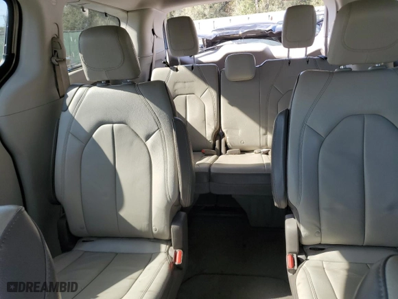 2017 Chrysler Pacifica Touring-L with VIN 2C4RC1BG6HR613854, listed as a Copart auction lot 84340444 with 129,587 mi miles and Salvage Title. Bid and sale history available at carsss.com. Image 10.