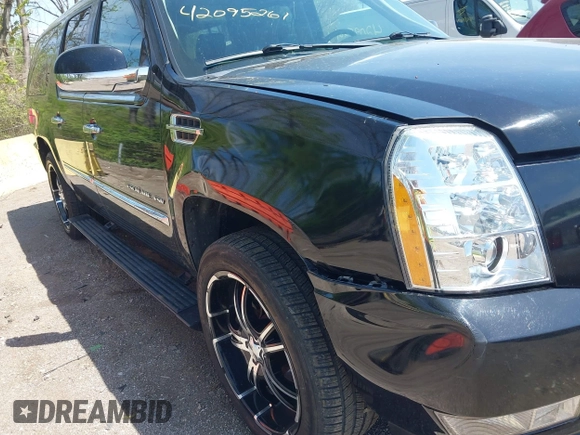 2011 Cadillac Escalade ESV Premium with VIN 1GYS4JEFXBR161853, listed as a IAAI auction lot 42095261 with 210,363 mi miles and . Bid and sale history available at DreamBid. Image 6.