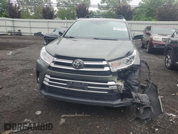 2017 Toyota Highlander XLE with VIN 5TDJZRFH8HS421579, listed as a Copart auction lot 60477245 with 121,417 mi miles and Salvage title. Bid and sale history available at DreamBid. Image 5.