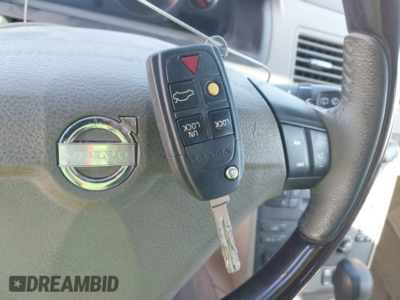 2005 Volvo XC90 with VIN YV1CZ911851187269, listed as a IAAI auction lot 41650338 with 190,061 mi miles and . Bid and sale history available at DreamBid. Image 11.