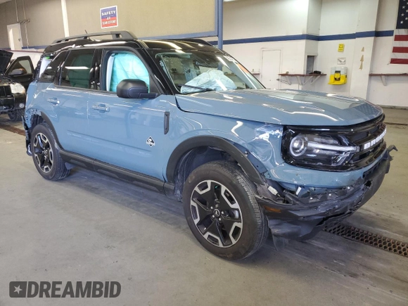 2022 Ford Bronco Sport Outer Banks z VIN 3FMCR9C60NRE06595, wystawiony jako Copart lot #49254795 z przebiegiem 20 947 mil mil oraz Szkoda całkowita • Salvage title. Historia ofert i sprzedaży dostępna na DreamBid. Obrazek 4.