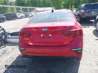 2021 Kia Forte LXS z VIN 3KPF24AD6ME303472, wystawiony jako IAAI lot #42069597 z przebiegiem 46 536 mil mil oraz . Historia ofert i sprzedaży dostępna na DreamBid. Obrazek 16.