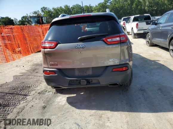 2017 Jeep Cherokee Latitude with VIN 1C4PJMCS3HW580028, listed as a Copart auction lot 54829875 with 161,432 mi miles and Clean Title. Bid and sale history available at carsss.com. Image 6.
