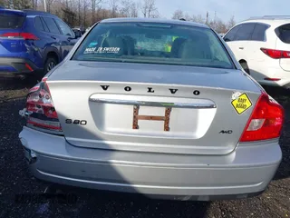 2005 Volvo S80 with VIN YV1TH592051411109, listed as a IAAI auction lot 41373718 with 180,446 mi miles. Bid and sale history available at carsss.com. Image 16.