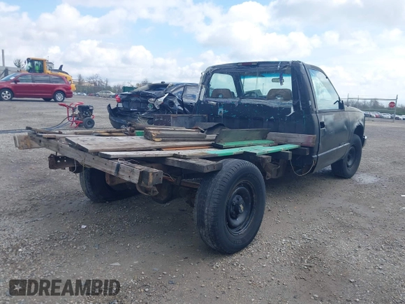 1994 Chevrolet Silverado 2500 z VIN 1GCFC24K6RE155578, wystawiony jako IAAI lot #42062238 z przebiegiem 303 962 mil mil oraz . Historia ofert i sprzedaży dostępna na DreamBid. Obrazek 4.